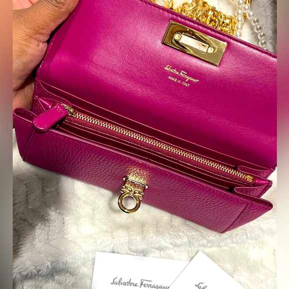 Salvatore Ferragamo long Bi-fold Wallet - Picture 11 of 16